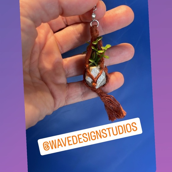 Plantmama earrings-miniature planter earrings. Super lightweight & customizable. - Picture 6 of 10